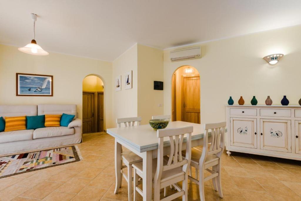Le Perle Di Golfo Aranci Villa Luaran gambar