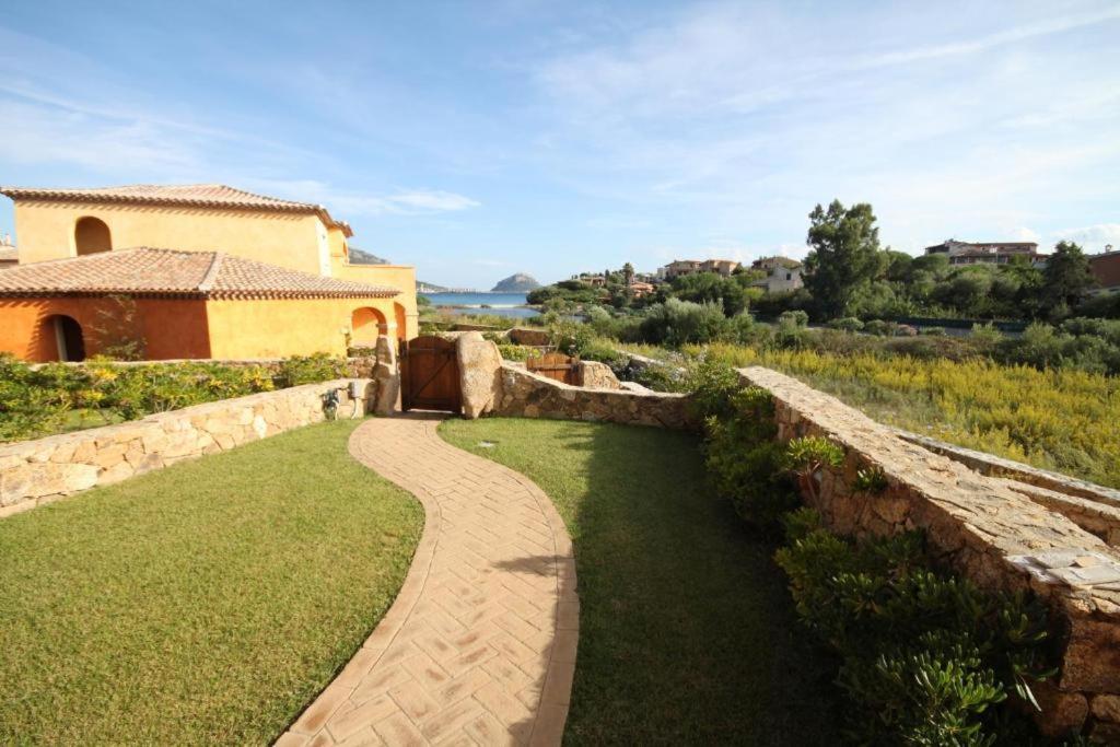 Le Perle Di Golfo Aranci Villa Luaran gambar