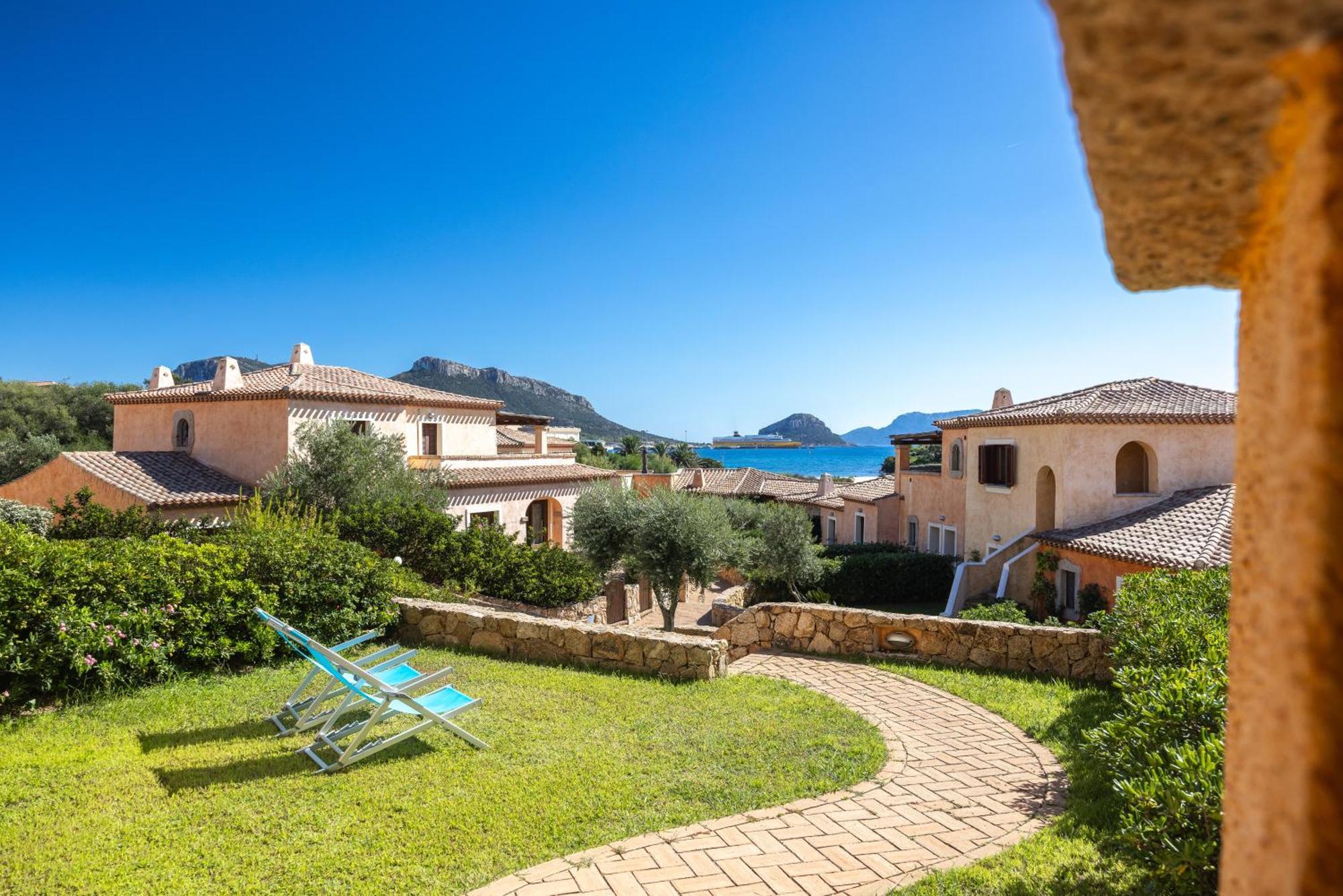 Le Perle Di Golfo Aranci Villa Luaran gambar