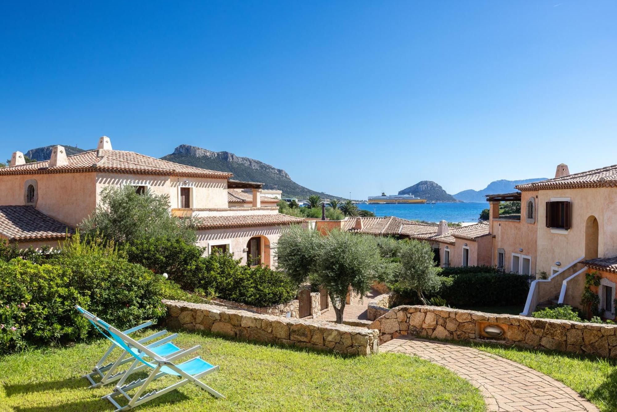 Le Perle Di Golfo Aranci Villa Luaran gambar